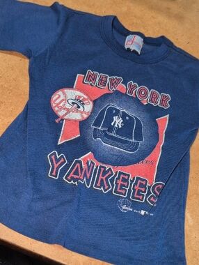 Vintage Boys New York Yankees Blue Graphic T-Shirt Size S(4)